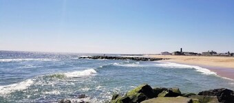 Cozy 1-bedroom condo in peaceful Asbury Park with AC