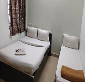Deluxe Room | Free WiFi - DP Residency (Chennai)