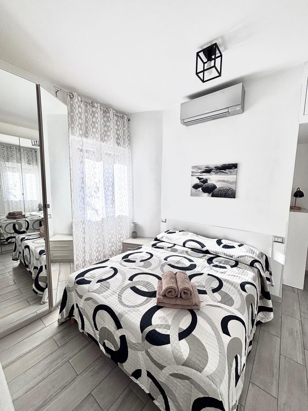1 bedroom, iron/ironing board, internet, bed sheets
