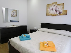 2 Schlafzimmer, Bügeleisen/Bügelbrett, Reisekinderbett, kostenloses WLAN