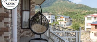 Boutique Stay, "Address Under the Stars", 5-bedroom farmhouse in Dharamshala