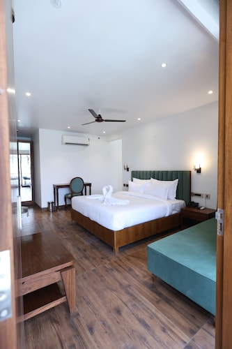 Cardinal Stay Kasauli Hills Glory