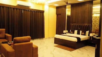 Signature Double Room, City View | Desk, free WiFi