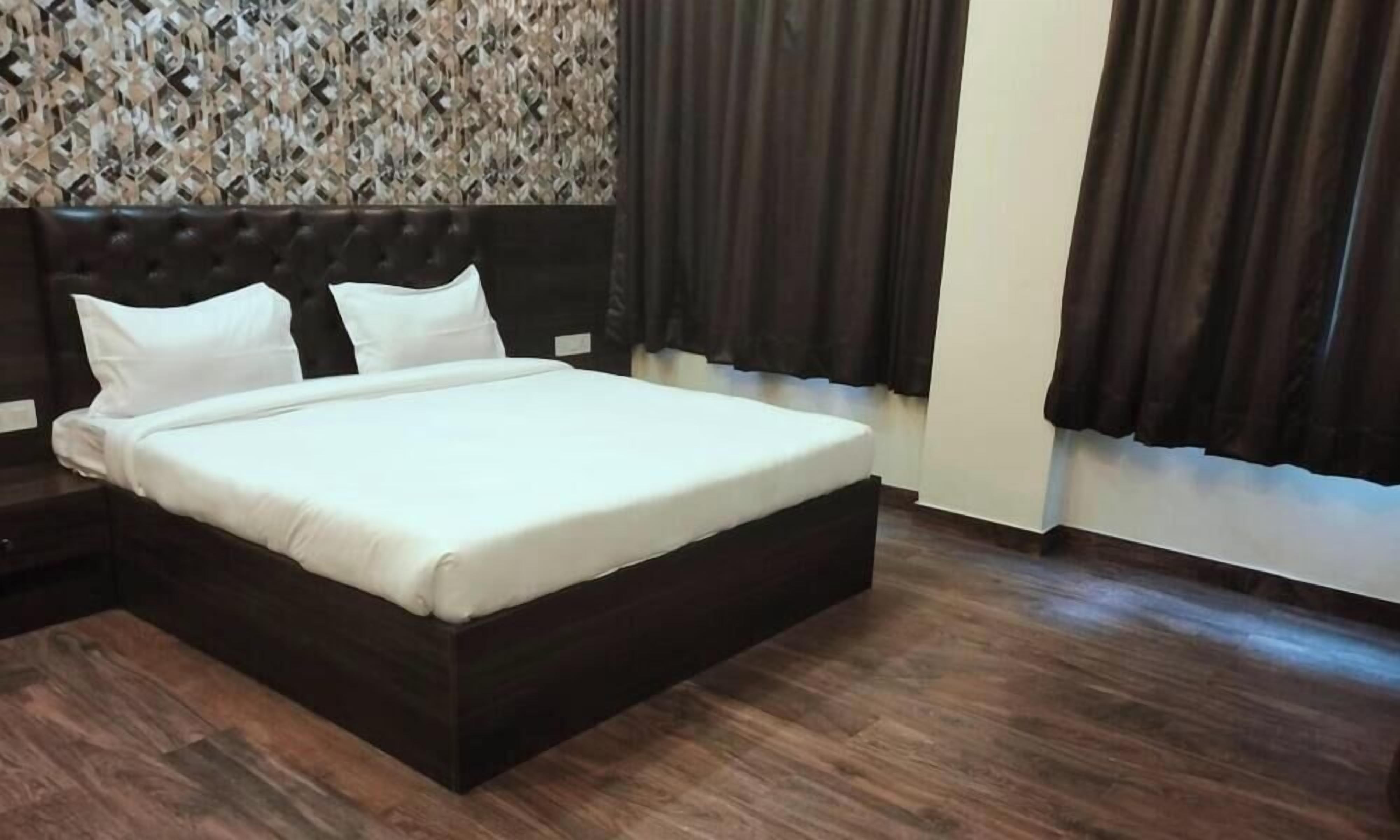 Economy Double Room, City View | Desk, WiFi (free)