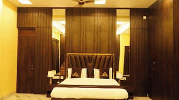Signature Double Room, City View | Desk, free WiFi