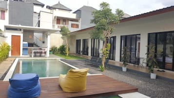 House | Pool