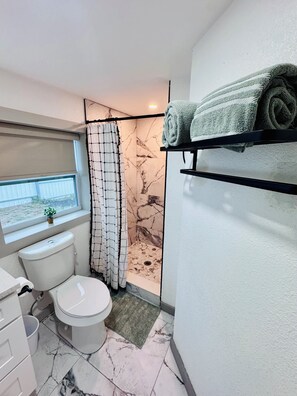 Bathroom - Cozy cottage: 3-bedroom in beautiful St. Petersburg (St. Petersburg)