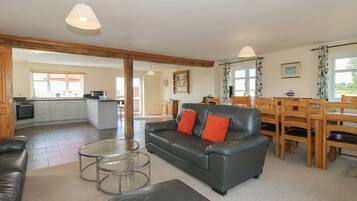 Cottage | Living area