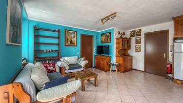 Apartment, Bergblick | Wohnbereich