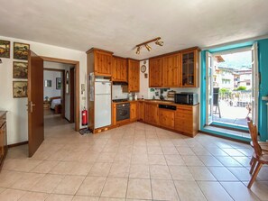 Condo, Mountain View | Private kitchen - La Terrazza dell'Artista (Castione della Presolana)