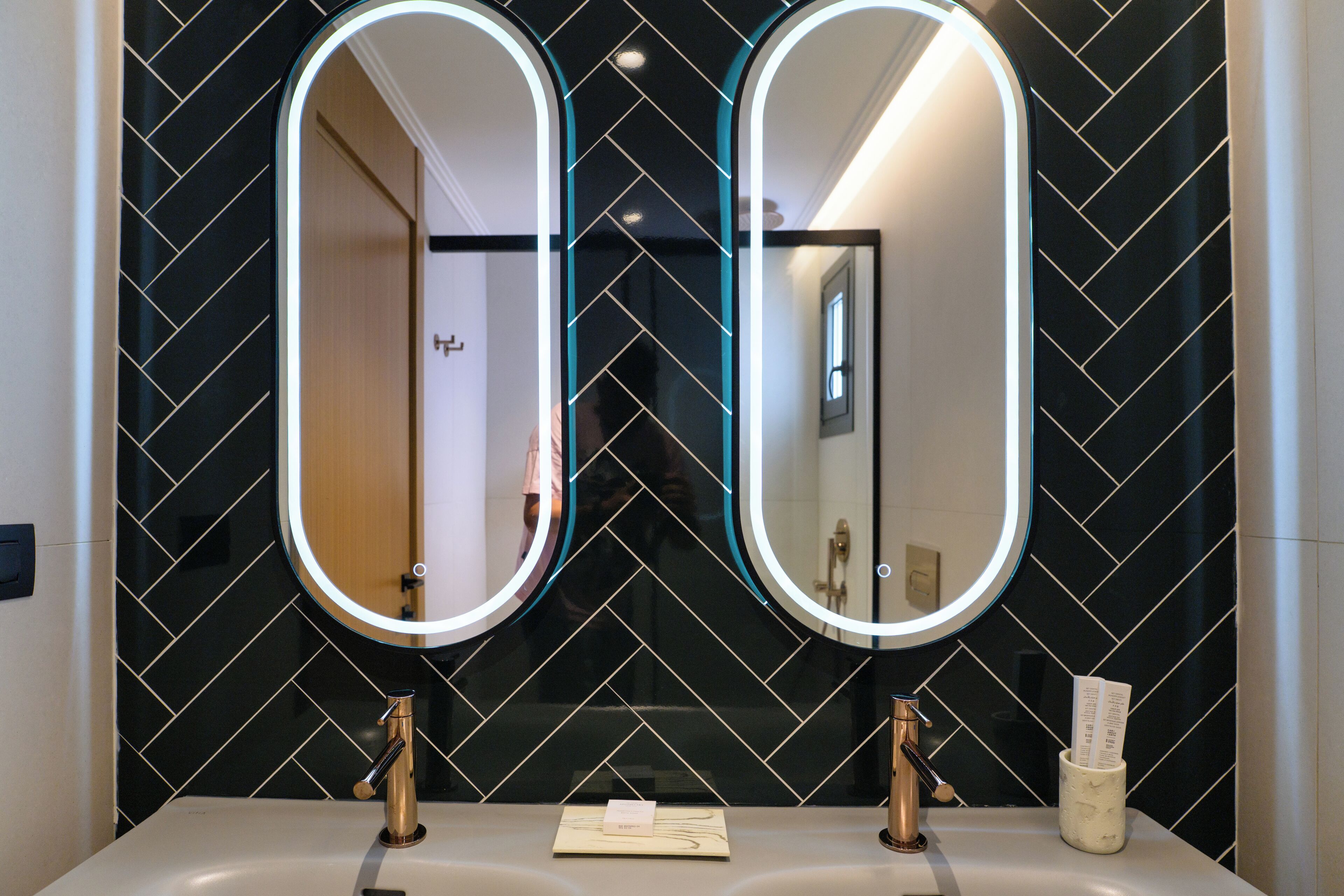 Signature Double Room, Balcony | Bathroom