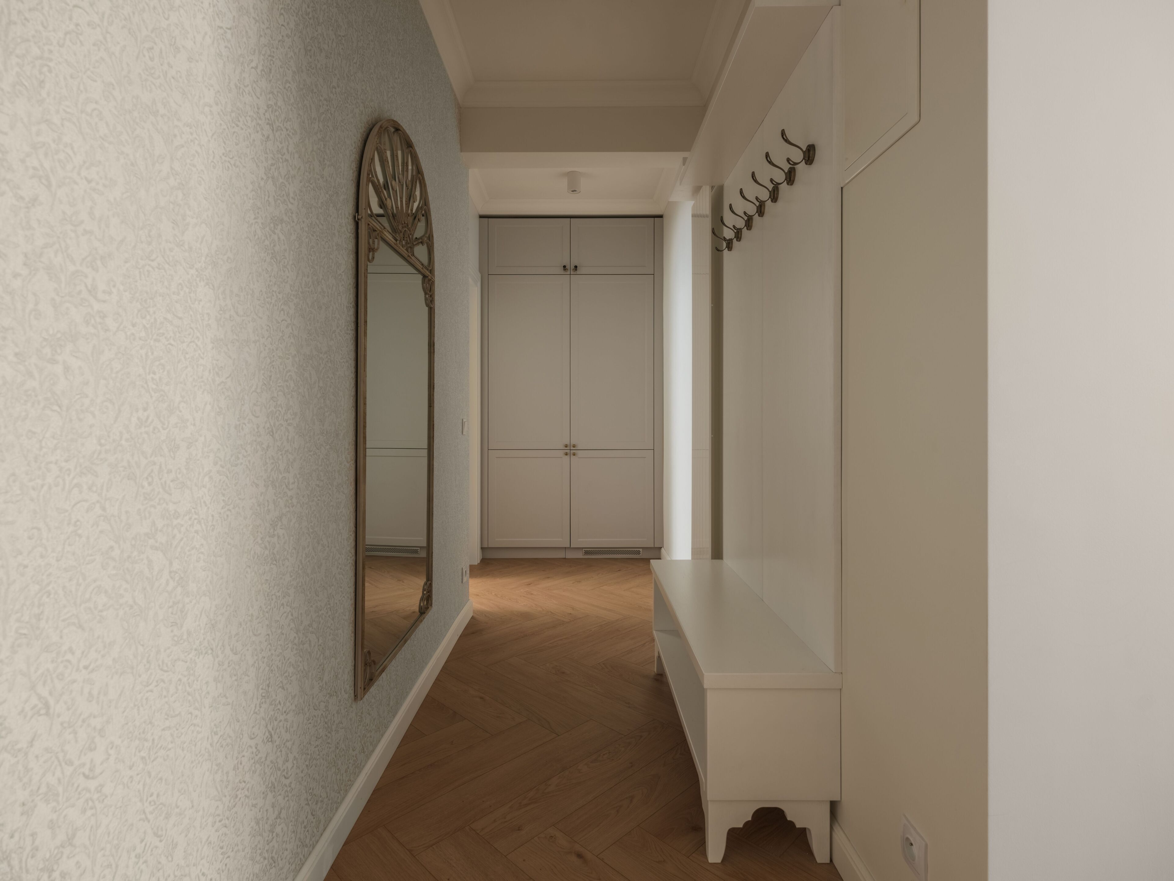 Apartamento Deluxe | Zona de estar | Smart TV de 43 pulgadas con canales digitales