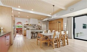 Dining - Vine Retreat | Near Texas A&M (Bryan)
