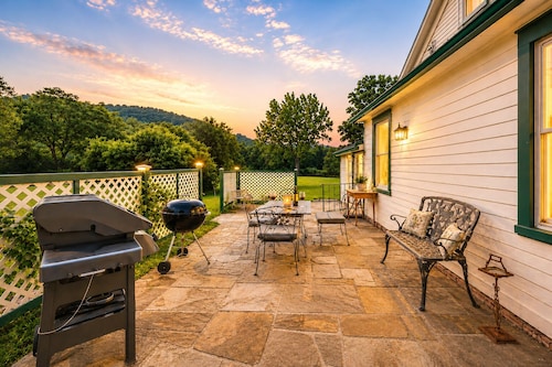 Historic Sugar Loaf Farmhouse | 5BR | Sleeps 9