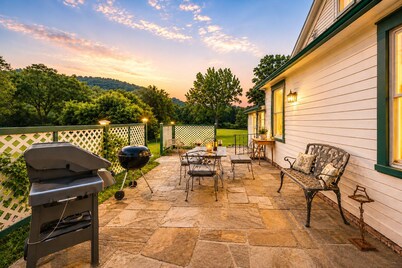 Historic Sugar Loaf Farmhouse | 5BR | Sleeps 8