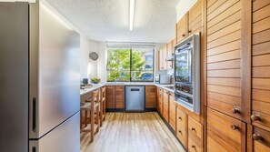 Coffee/tea maker, fridge, microwave, oven - The Dunes 5, 38 Marine Dr - pool, tennis court, Wi-Fi (Fingal Bay)