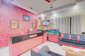 Lobby - Hotel Lucky Star CENTRAL BUS STOP (Chhatrapati Sambhajinagar)