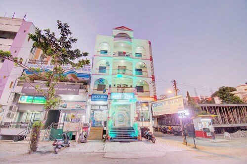 Hotel Lucky Star CENTRAL BUS STOP