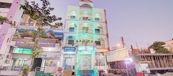 Hotel Lucky Star CENTRAL BUS STOP