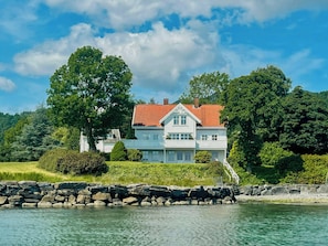 Exterior - Fjord views with private jetty and boathouse (Nedstrand)
