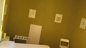 8 多间卧室、免费 WiFi、床单