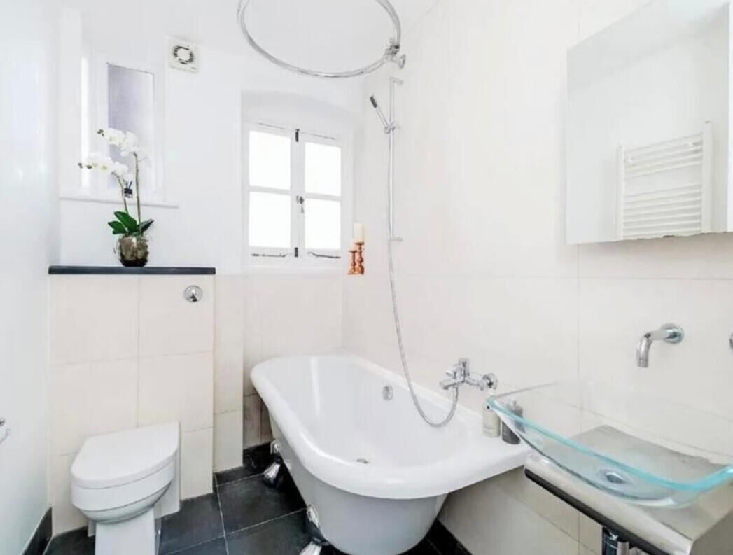 Hair dryer, towels, toilet paper