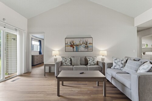 Blue Ember Retreat | 3BR, 2BA & Local Coffee