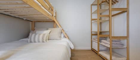 4 bedrooms, desk, iron/ironing board, travel cot