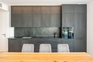 Dining - The Penthouse Bardolino | 610A (Bardolino)