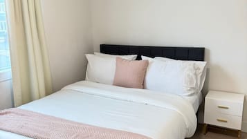 Iron/ironing board, WiFi, bed sheets