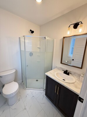 Bathroom - Three Bedroom cozy apartment with patio (St John)