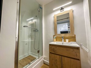 Bathroom - Charming apt, AC, parking - 4 guests (La Grande-Motte)