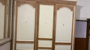 A set of three doors with numbers 2, 3, and 4, indicating a room layout. - Bright, peaceful apartment - 8 guests (Cauterets)