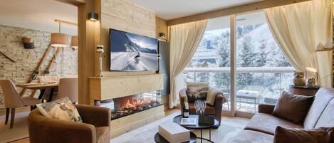 Fernseher, Kamin