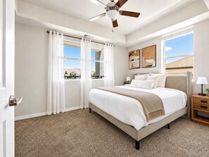 House | 2 bedrooms, Internet - Sparks Marina 2BR Mountain Views Pool Hot Tub (Sparks)
