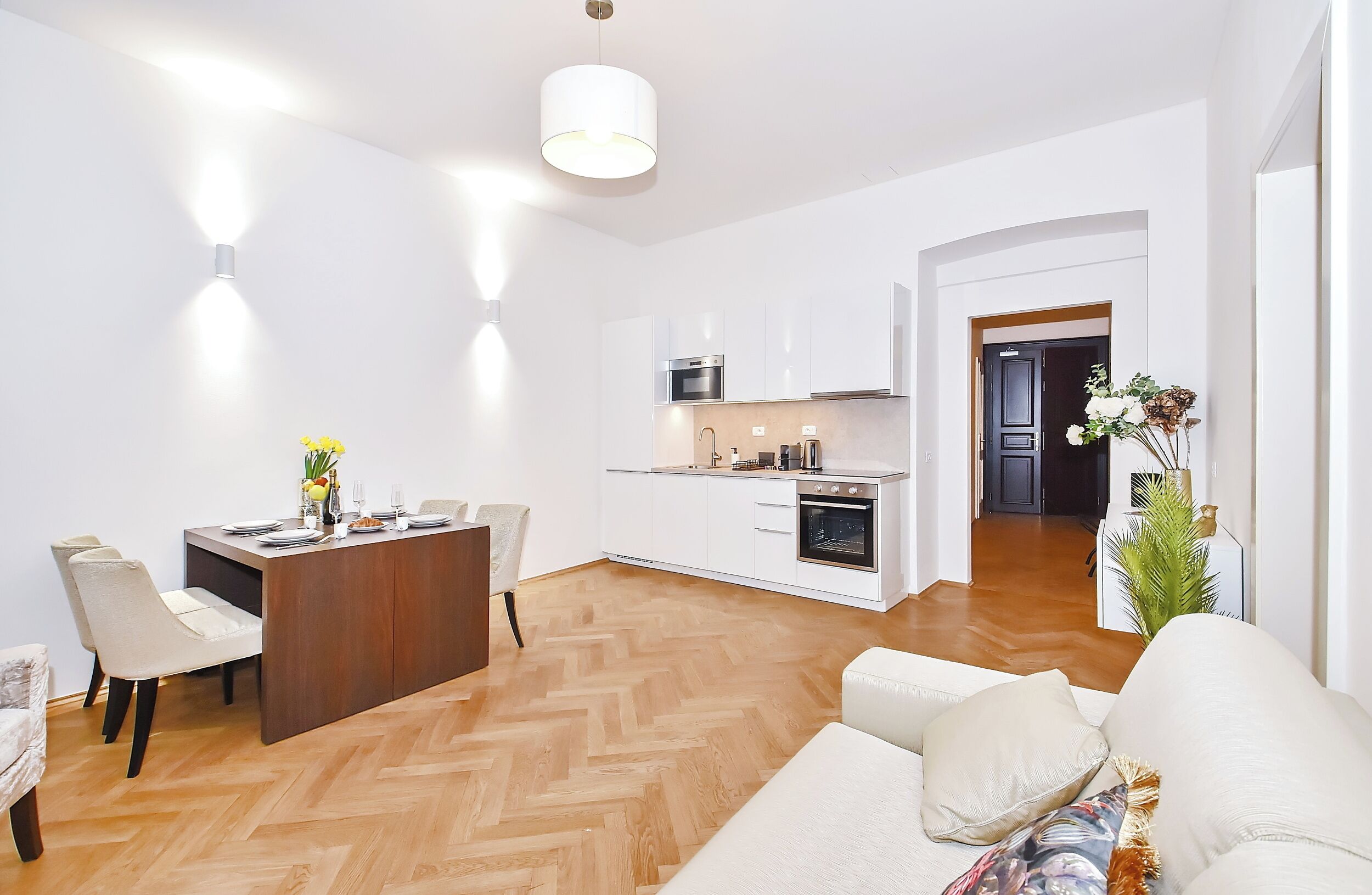 Deluxe Apartment, 2 Bedrooms, Non Smoking, City View | Living area