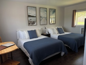 Blackout curtains, free WiFi, bed sheets - The Sunshine Inn (Parrsboro)