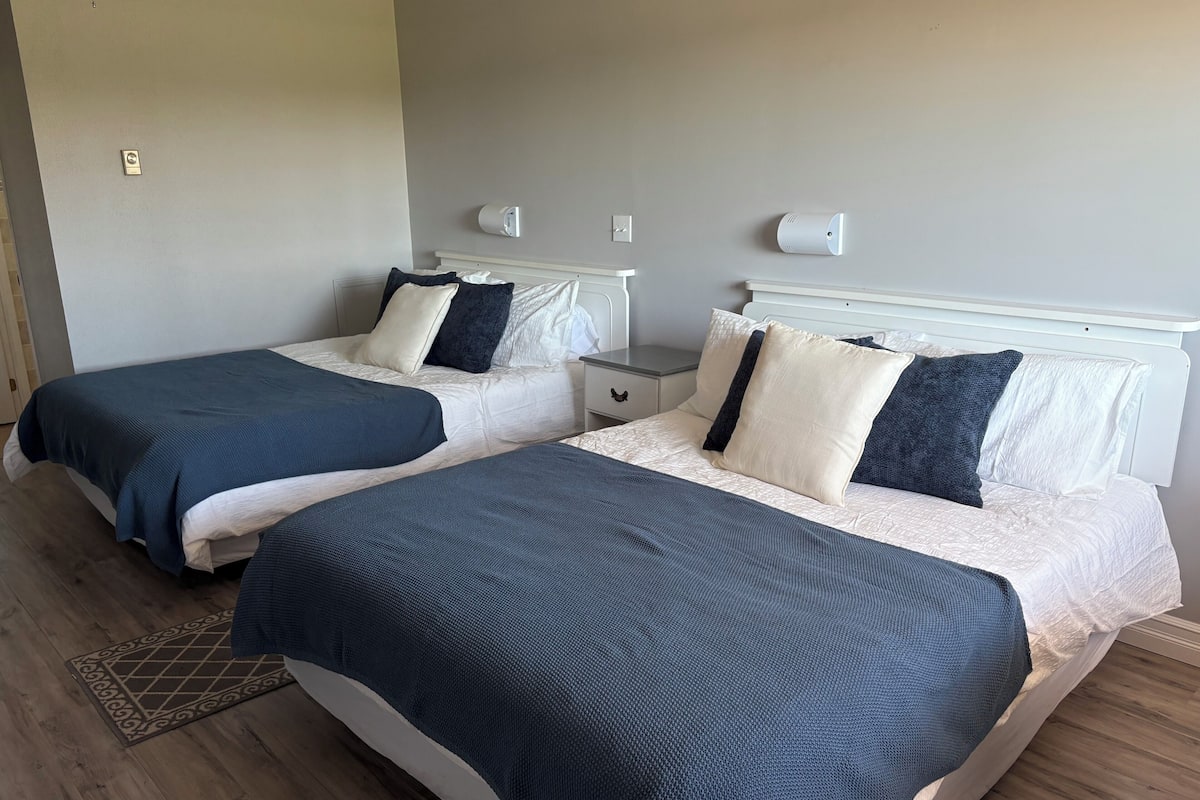Double Room, 2 Queen Beds
