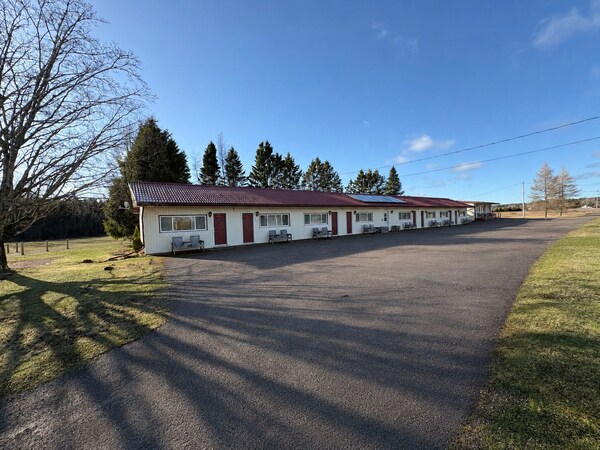 The Sunshine Inn - Nova Scotia