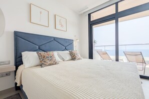 Iron/ironing board, travel cot - SUNSET SAILORS WoW apartment (Benidorm)