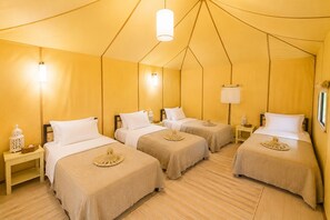 Chambre Quadruple Deluxe, vue sur le désert | Spa
