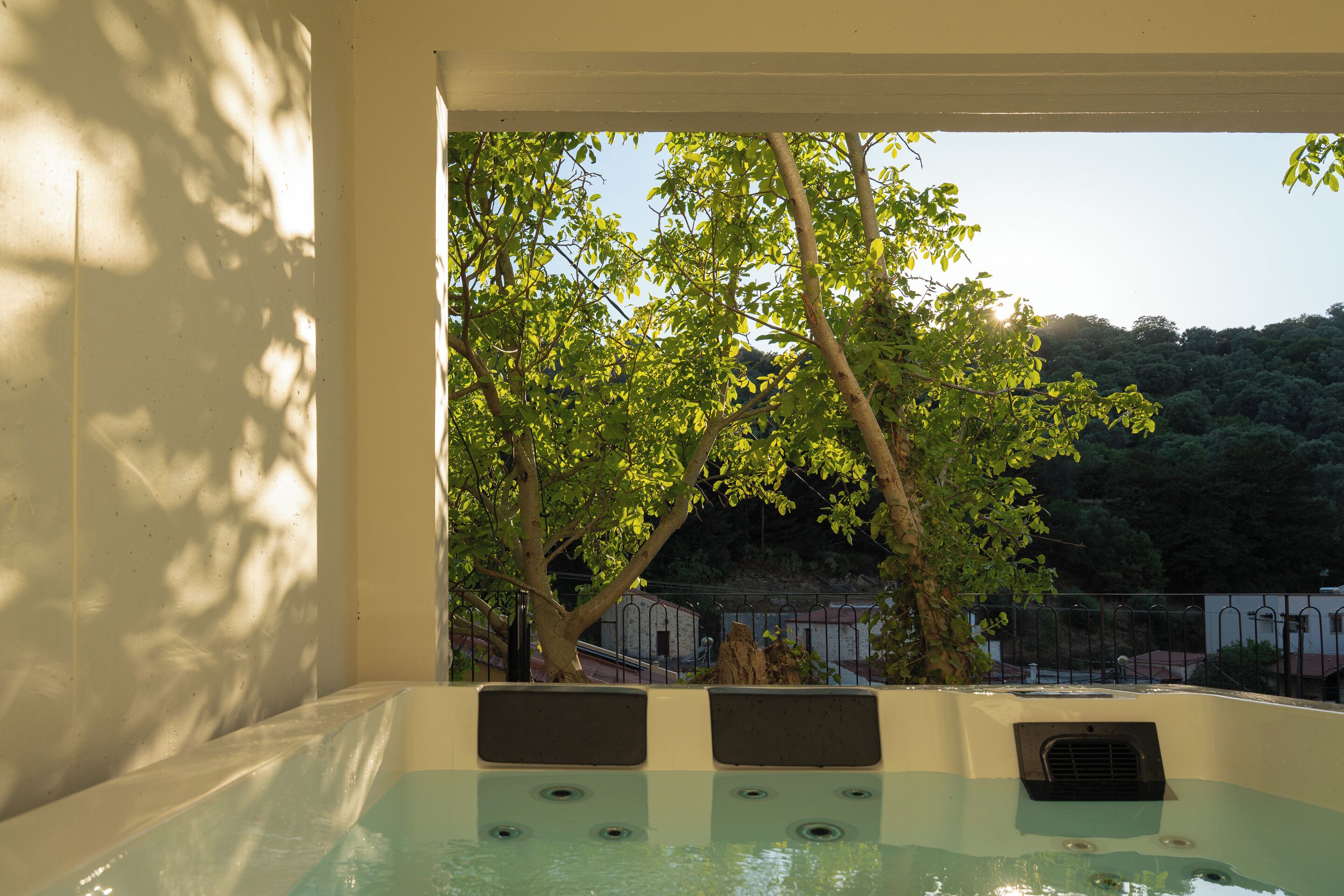 Outdoor spa tub