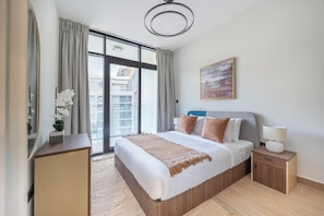 Apartment, Balkon, Kanalblick | Zimmersafe, Bügeleisen/Bügelbrett, kostenloses WLAN