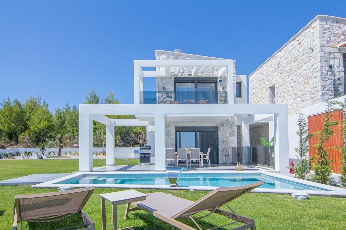 Olea Pearl Villa with Private Heated Pool | Terraza o patio