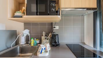 Apartment, 1 Bedroom, Accessible, Patio | Private kitchen