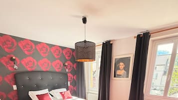 Economy Triple Room | Laptop workspace, free WiFi
