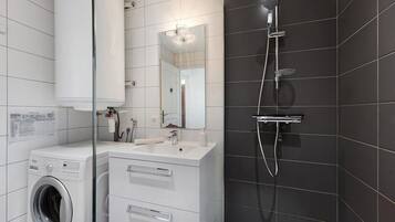 Dusche, Haartrockner, Handtücher