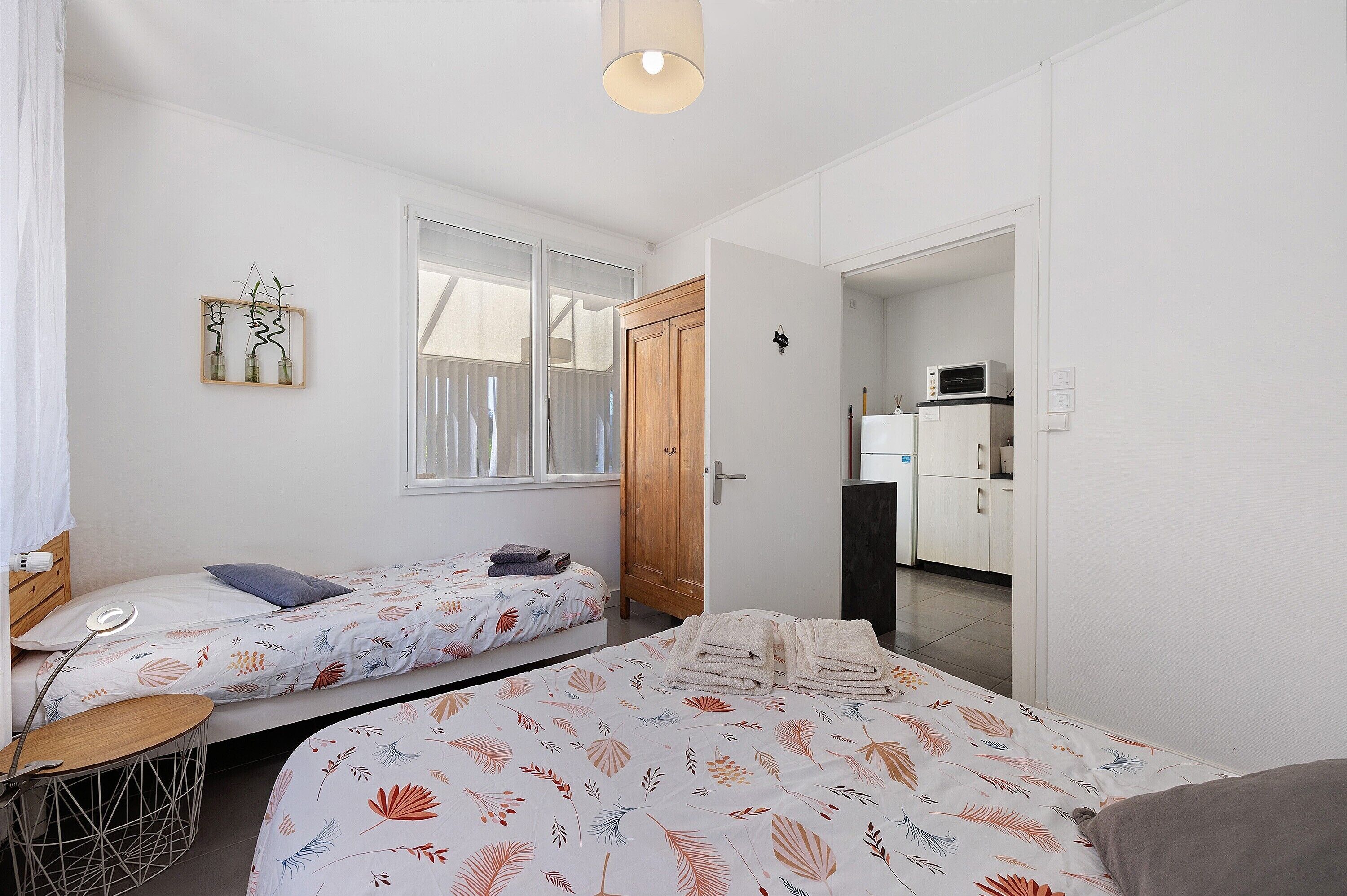 2 bedrooms, iron/ironing board, WiFi, bed sheets