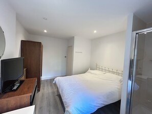 2 bedrooms, iron/ironing board, WiFi, bed sheets - Double room en suite 5mn from The Beatles crossing (London)