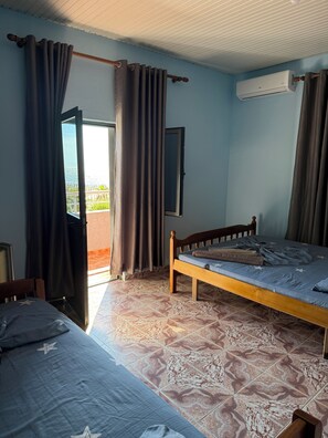 Habitación triple estándar, vistas a la playa | Wifi gratis